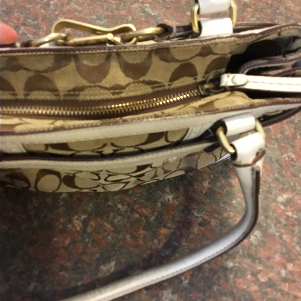 Vintage Coach - Picture 3 of 7